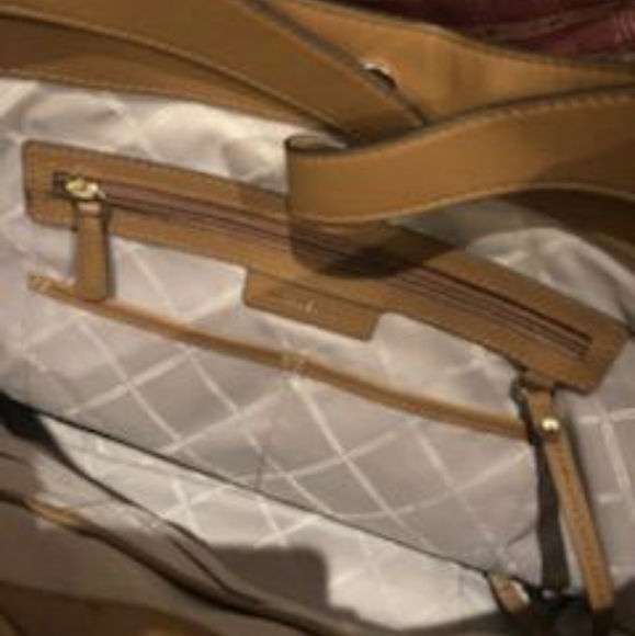 Michael Kors Large Devon Shoulder Bag - Picture 4 of 5